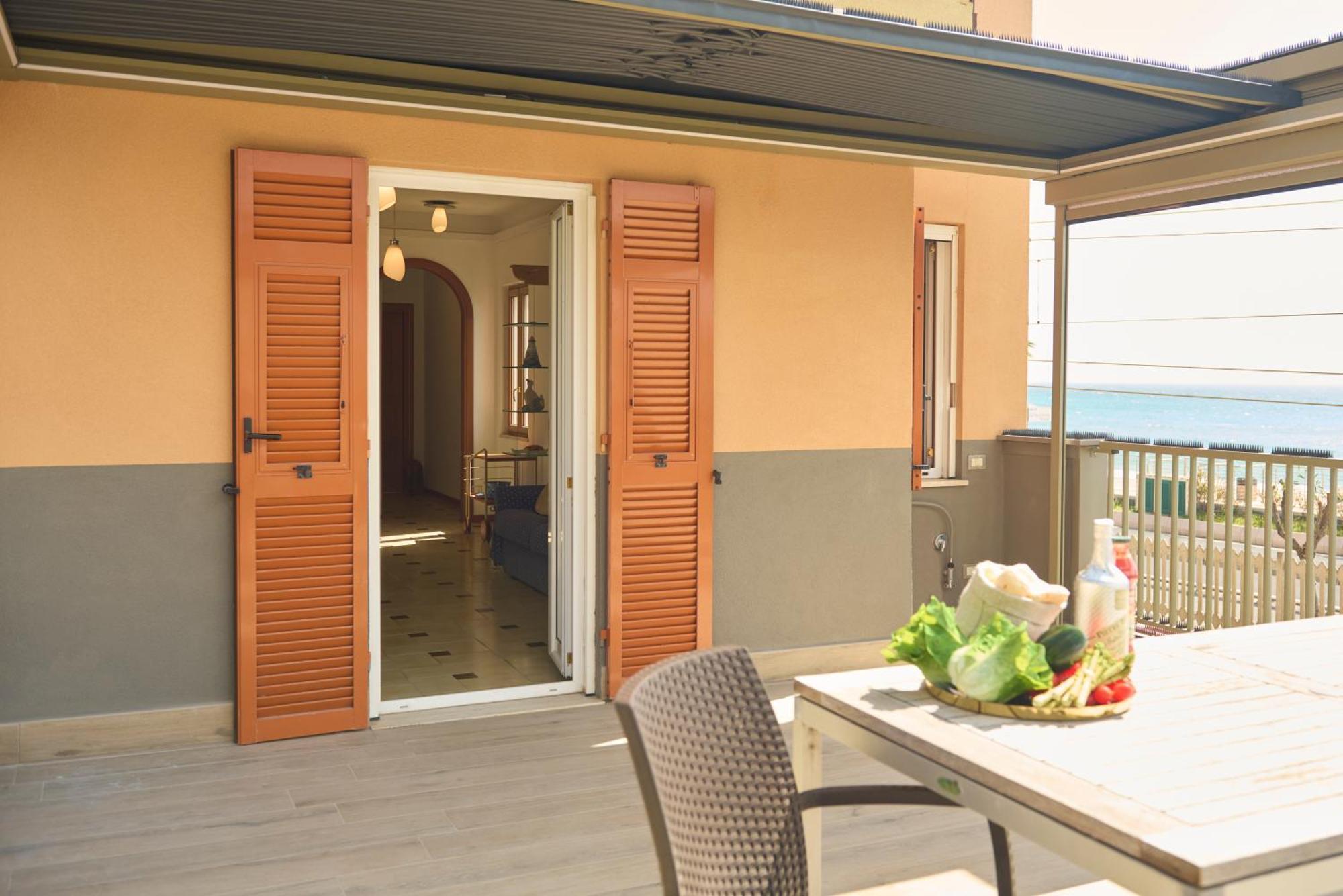 Terrazza Sul Mare A Pietra Ligure Apartment Luaran gambar