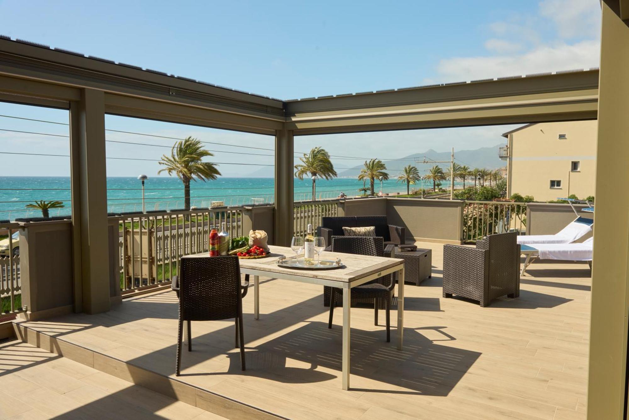 Terrazza Sul Mare A Pietra Ligure Apartment Luaran gambar
